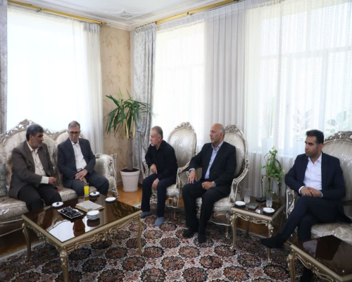 دیدار و تکریم خانواده شهید دینوری در همدان