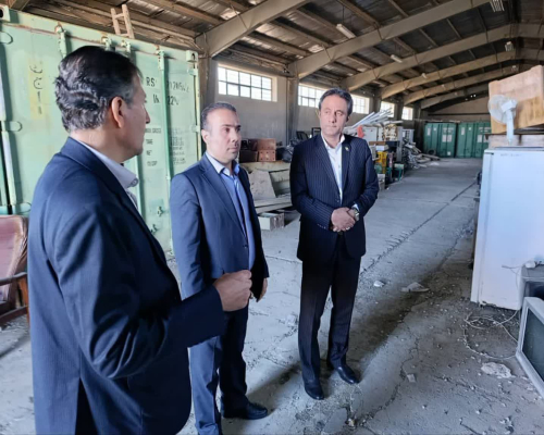 بازدید معاون توسعه مدیریت و منابع استانداری همدان از انبار مرکزی