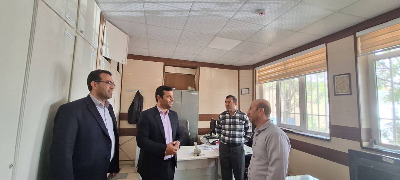 به منظور ارزیابی ادارات صورت گرفت:    بازدید سرزده فرماندار کبودراهنگ از ادارات دولتی شهرستان
