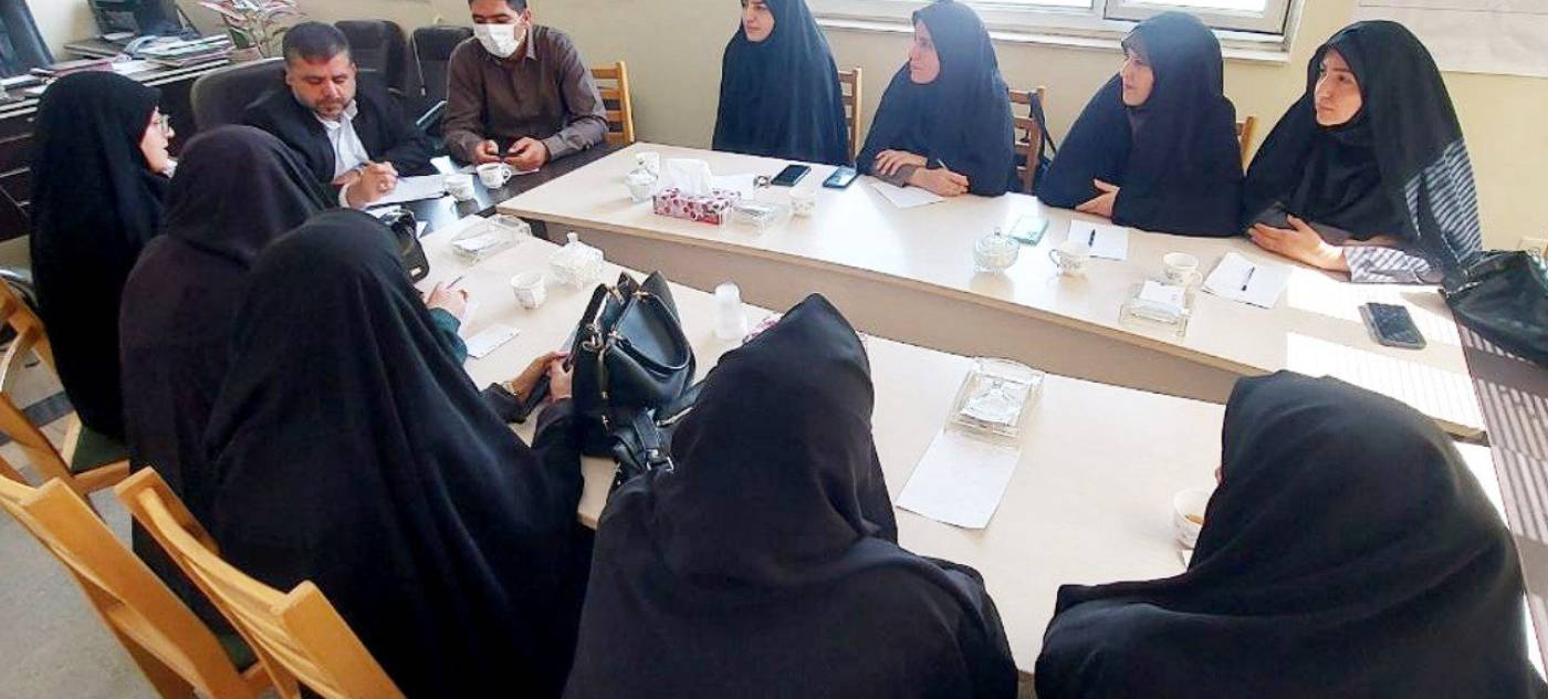 برگزاری نشست مشورتی مسئولین مالی دهیاری‌های شهرستان اسدآباد با معاون برنامه‌ریزی و هماهنگی امور عمرانی فرمانداری