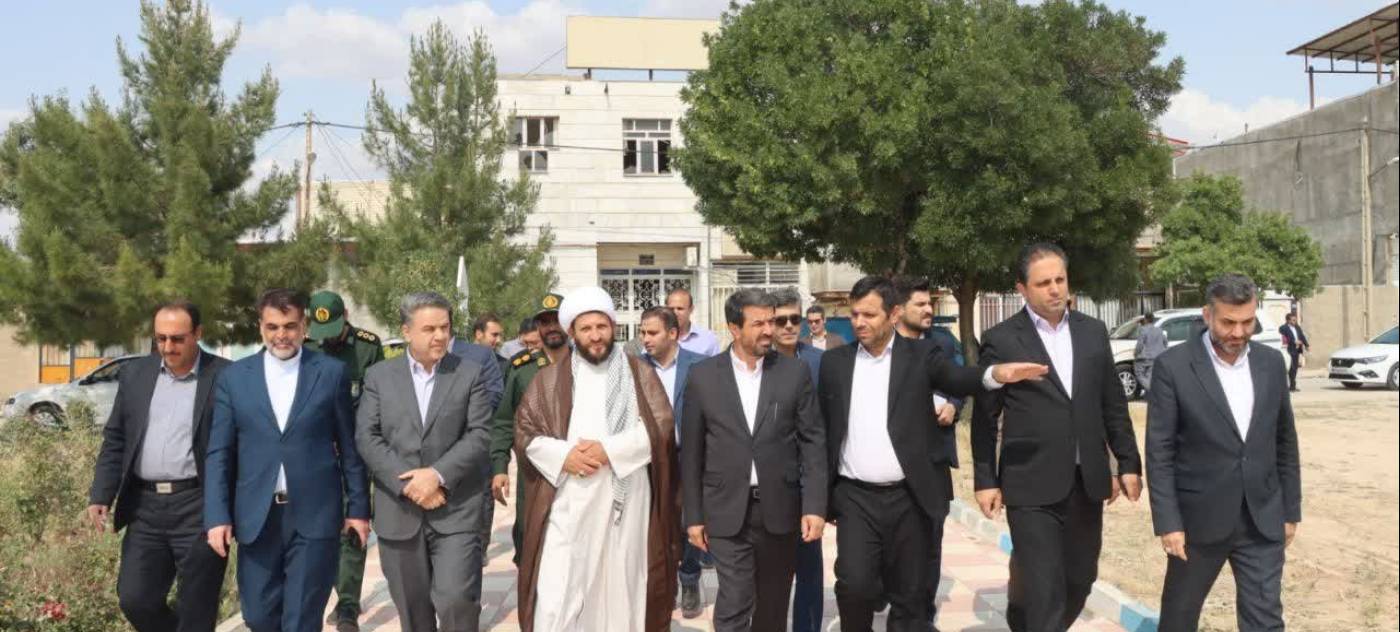 ورود استاندار همدان و هیئت همراه به شهر شیرین‌سو