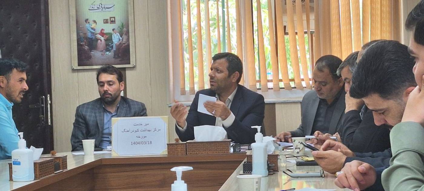 برگزاری میز خدمت با حضورفرماندار شهرستان کبودراهنگ در مرکز بهداشت 