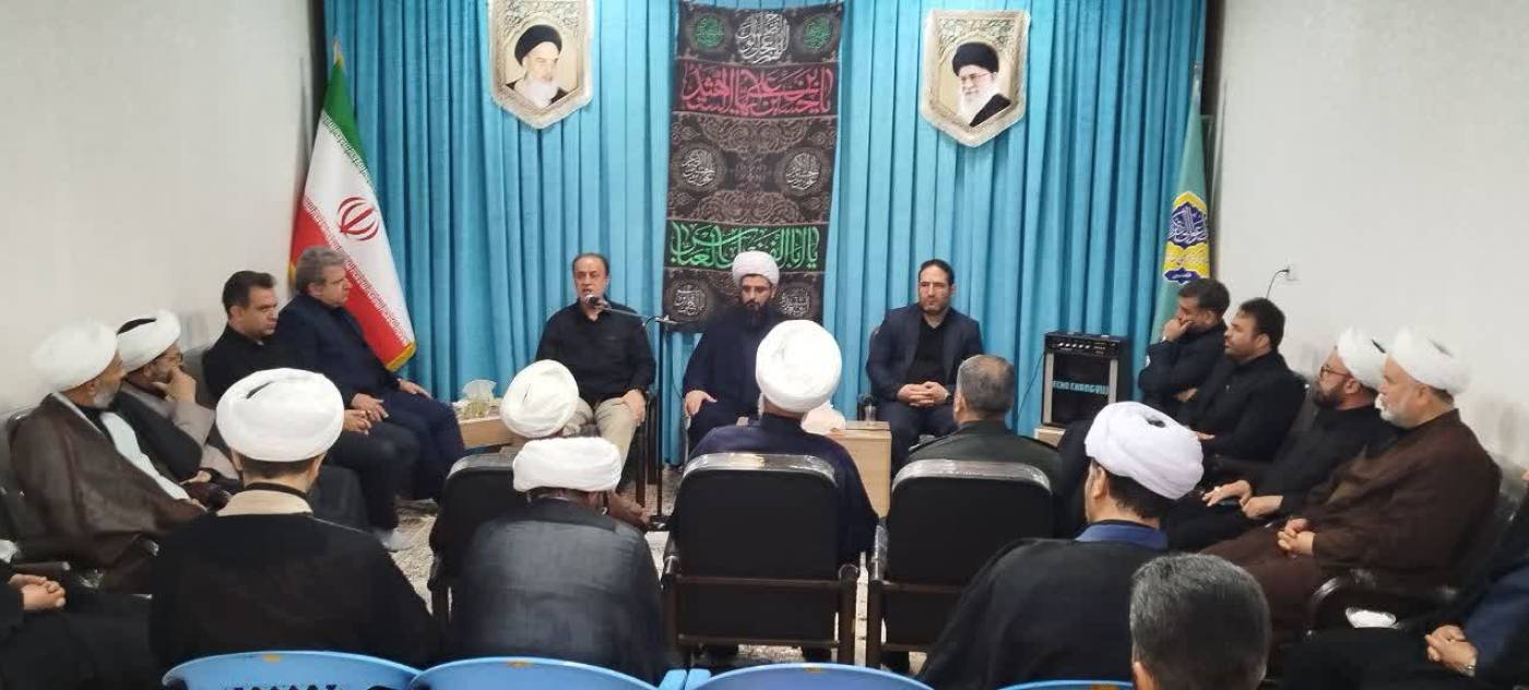 نشست بصیرتی و سیاسی ائمه جماعات شهرستان فامنین با حضور دکتر حاجی بابایی نایب رئیس و نماینده محترم مردم همدان و فامنین در مجلس شورای اسلامی
