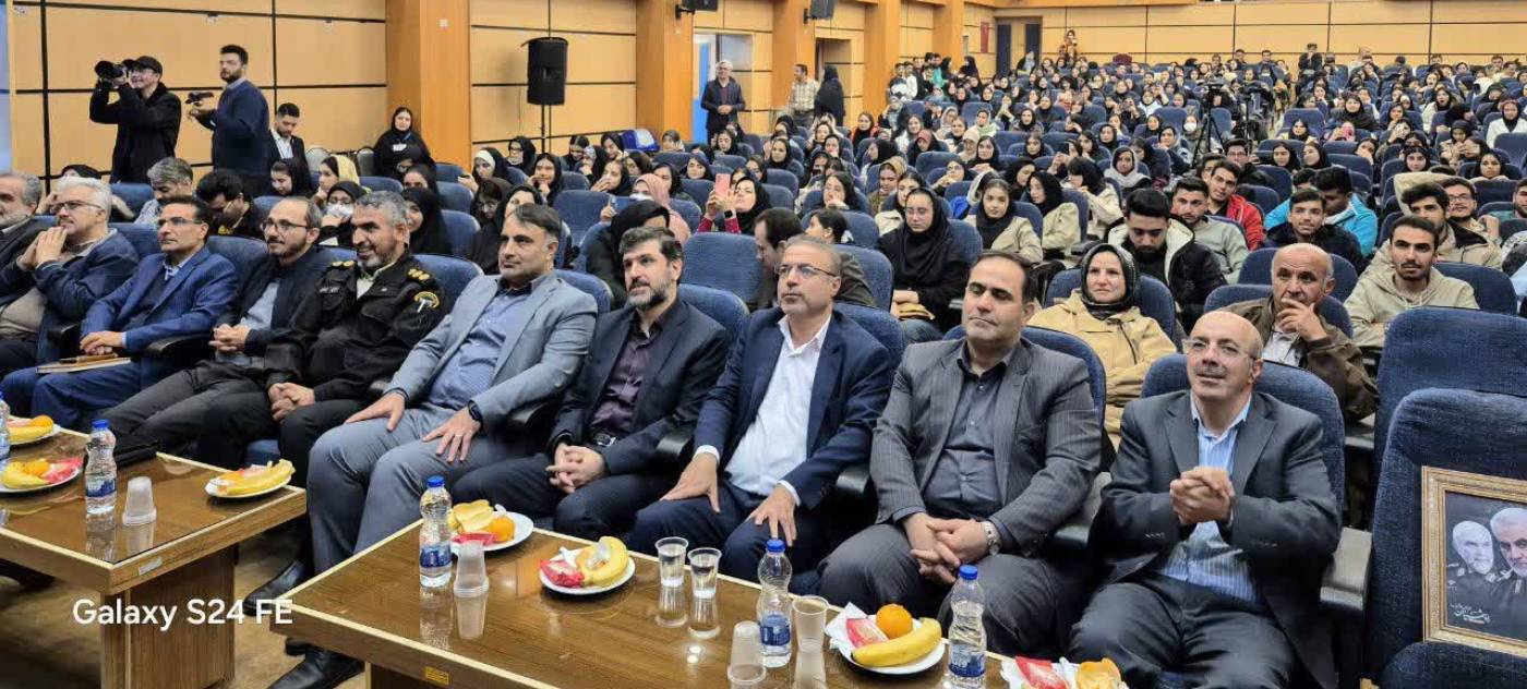 ۱۶ آذر نقطه عطفی در بیداری جریان دانشجویی و دانشگاه است