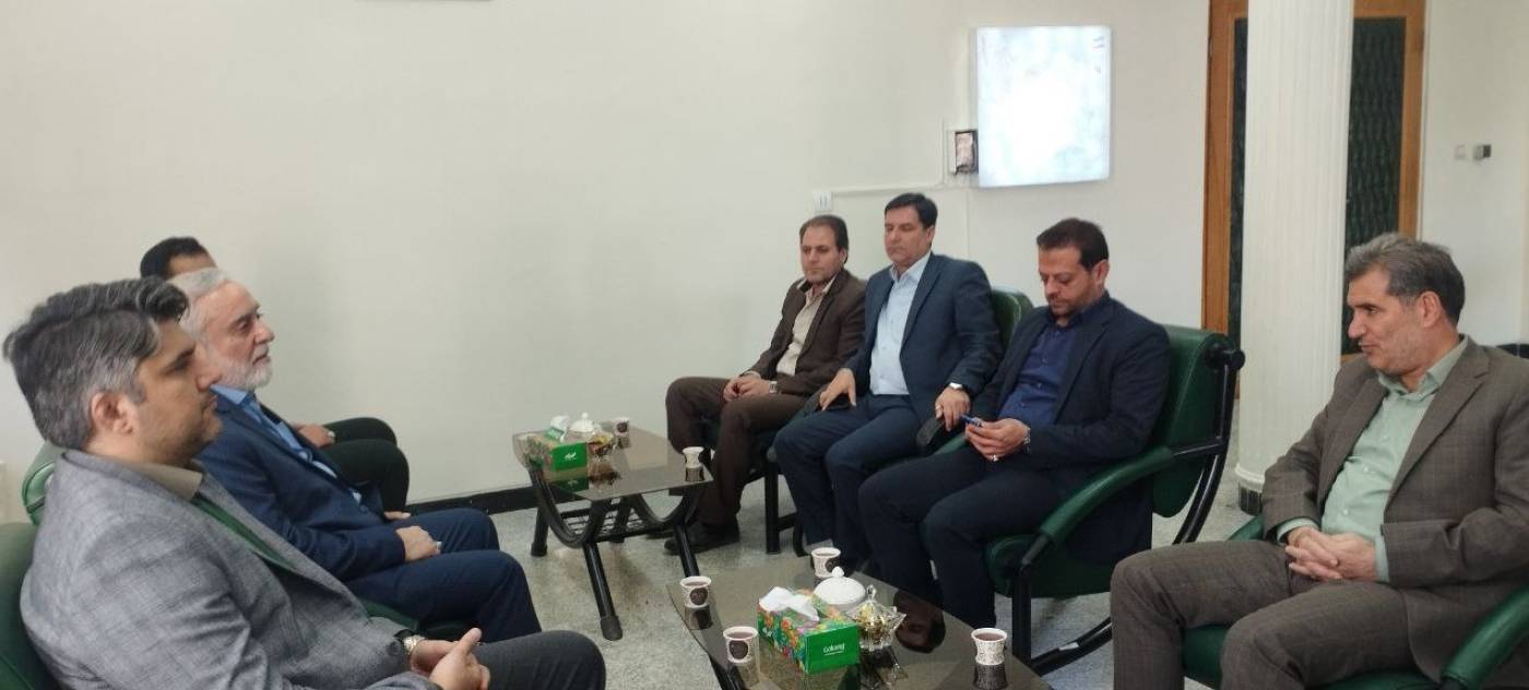 رئیس بنیاد ایران شناسی کشور با احمدوند فرماندار نهاوند دیدار و گفتگو کرد