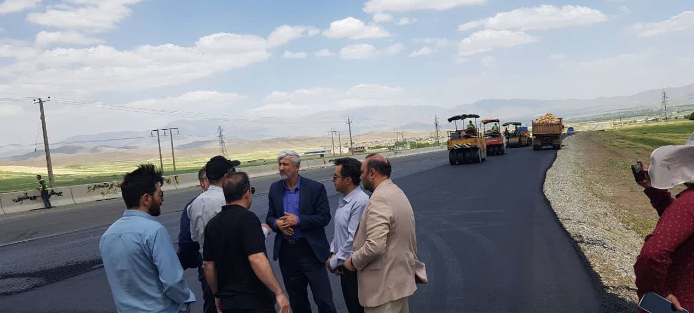 به گزارش روابط عمومی فرمانداری شهرستان تویسرکان، سید مجید شماعی سرپرست فرمانداری شهرستان تویسرکان به اتفاق آقای ظاهری، رئیس اداره راه و شهرسازی شهرستان و همراهان، از آخرین وضعیت سه‌راهی فرسفج بازدید کردند. در این بازدید، موضوعاتی از جمله روکش آسفالت، نصب 