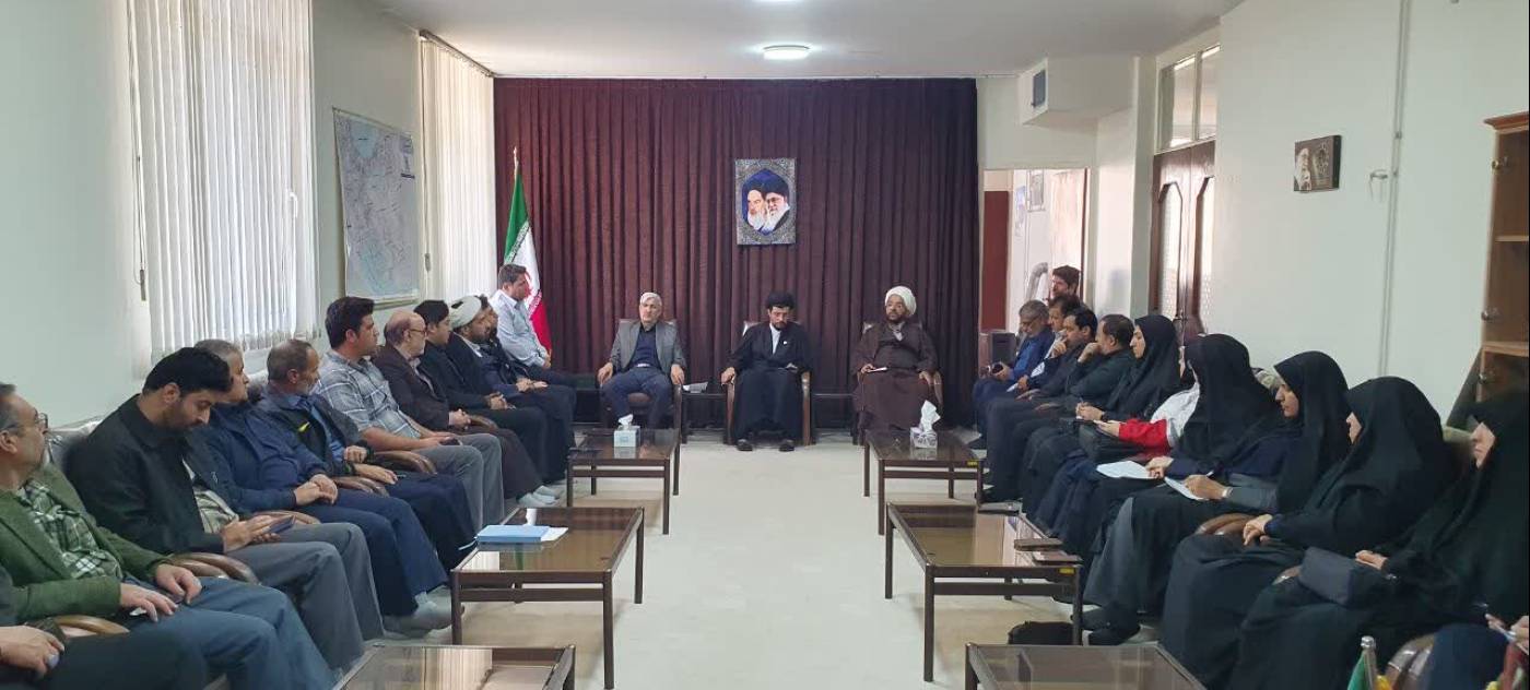 نشست فصلی دبیران اقامه نماز و مهدویت دستگاه‌های اجرایی شهرستان تویسرکان برگزار شد