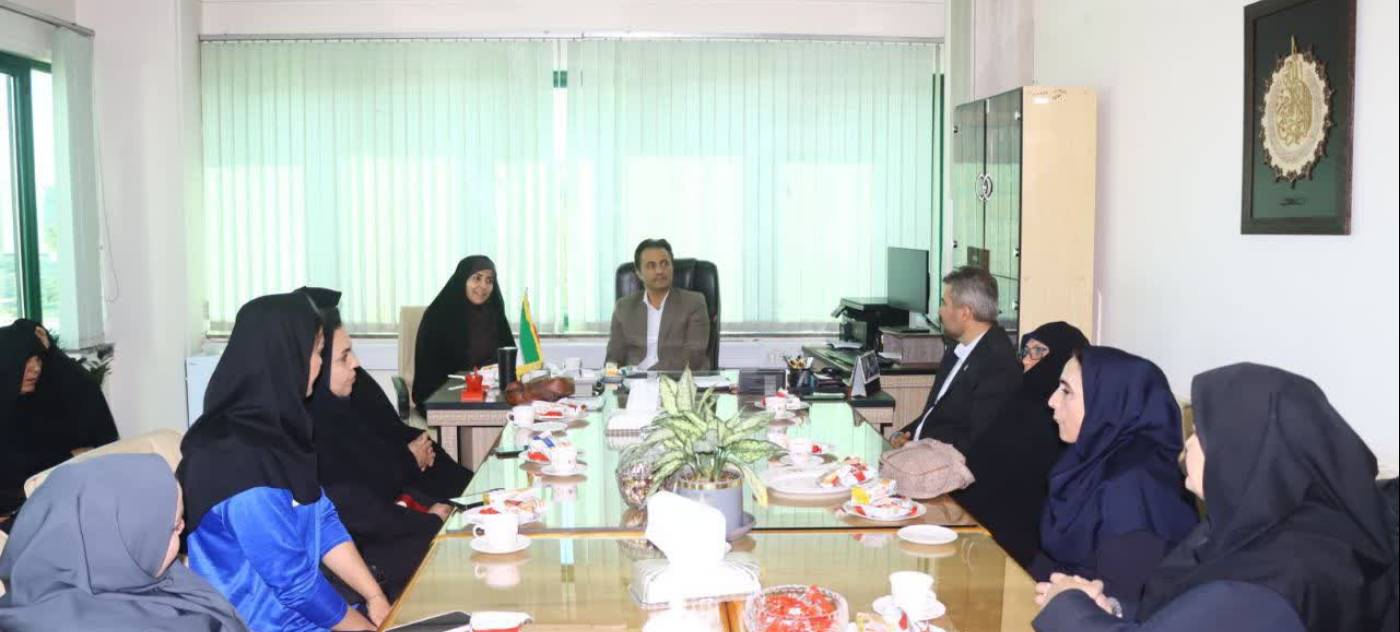 نشست صمیمی مدیرکل زنان و خانواده استانداری با بانوان ورزشکار قهرمان و پرافتخار پارالمپیک