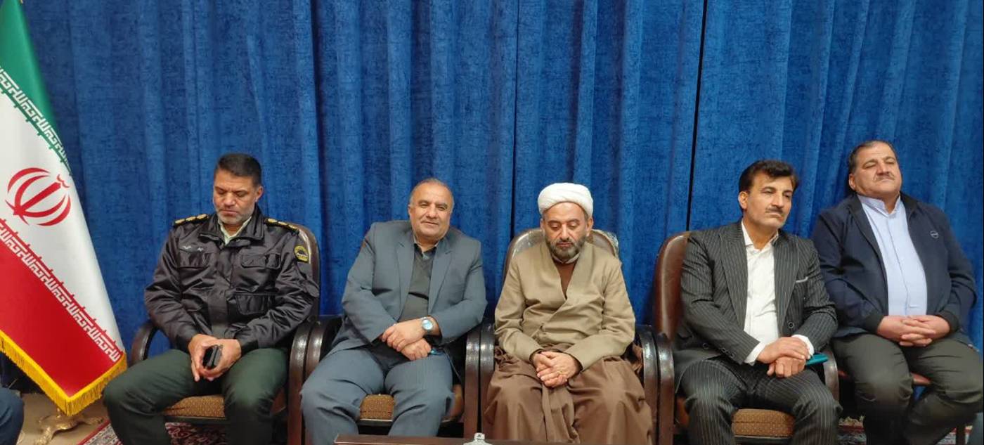 مسئولین شهرستان با امام جمعه دیدار کردند