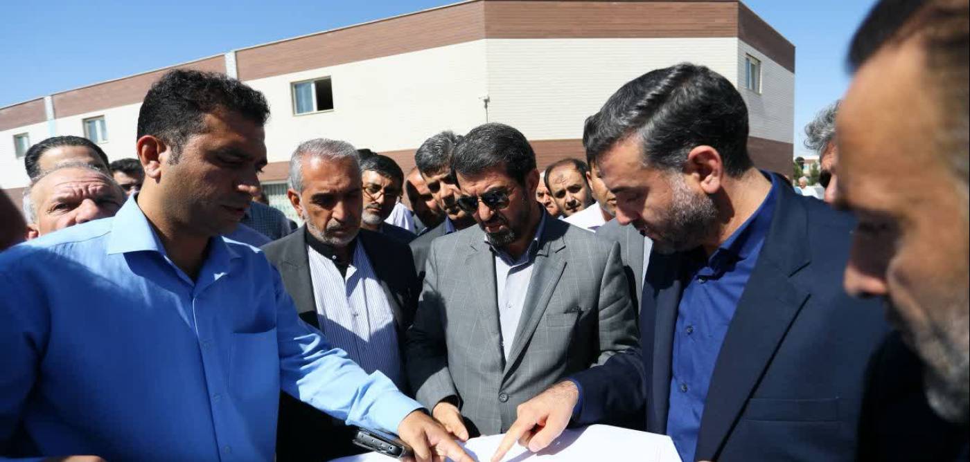 استاندار همدان: بازار قلب تپنده اقتصاد استان است؛ تکمیل پروژه‌های نیمه‌تمام و حمایت از بخش خصوصی ضرورت دارد