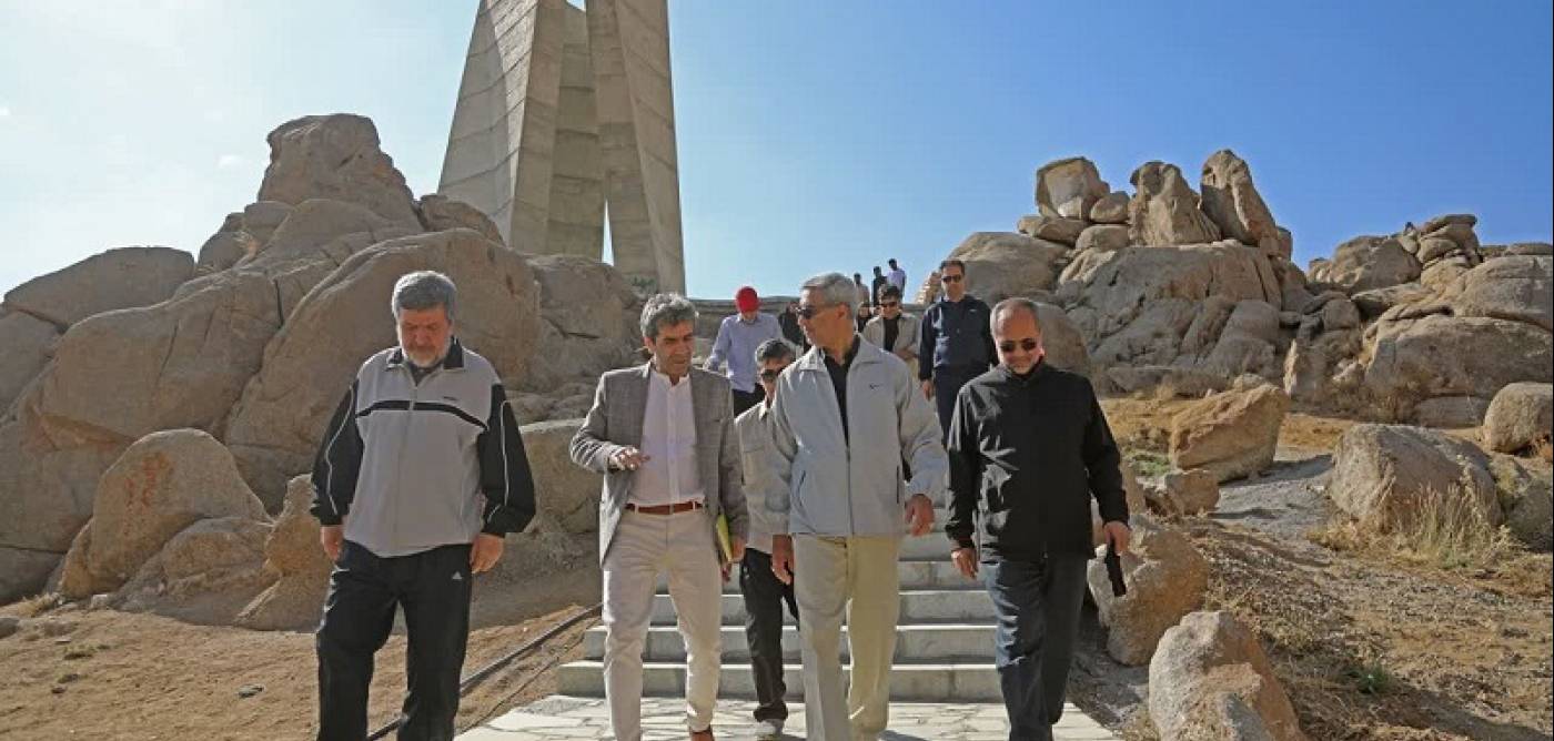 استاندار همدان: صنعت گردشگری استان در حال رشد و پیشرفت است