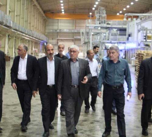 بازدید فرماندار ملایر از شرکت تولیدی بافتسان