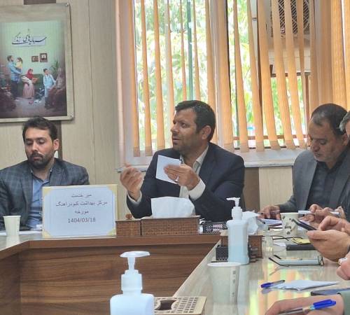 برگزاری میز خدمت با حضورفرماندار شهرستان کبودراهنگ در مرکز بهداشت 