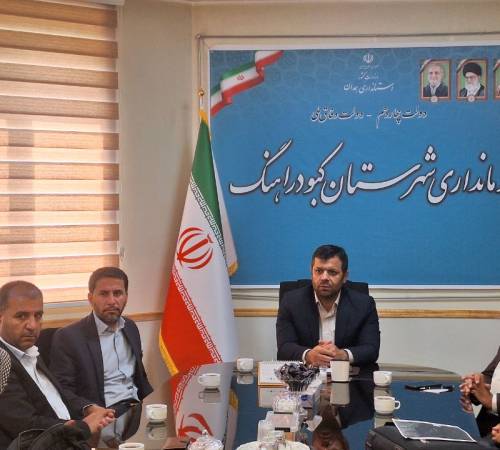 بررسی مشکلات روستای عین آباد از توابع بخش مرکزی با حضور فرماندار کبودراهنگ