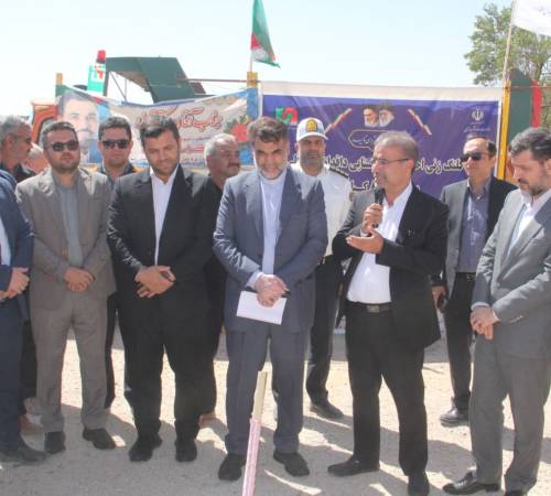 کلنگ زنی آغار آسفالت ریزی مسیر داق داق آباد به قلی آباد با حضور معاون سیاسی،امنیتی واجتماعی استاندار همدان ،نماینده مردم در مجلس شورای اسلامی وفرماندار کبودراهنگ به ارزش ۵۳ میلیاردتومان