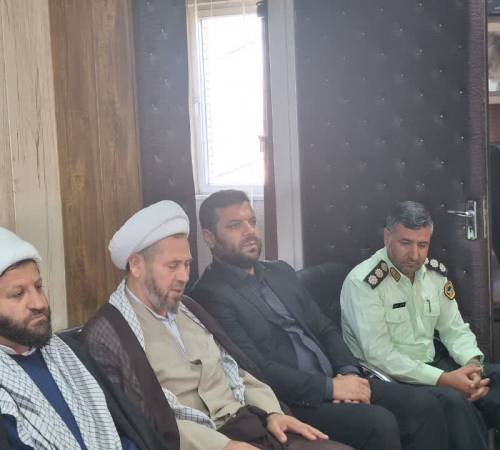 دیدار امام جمعه،فرماندار واعضای شورای تامین کبودراهنگ بافرمانده وپرسنل انتظامی به مناسبت  هفته فراجا
