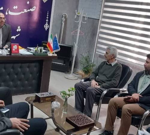 بازدید سرزده فرماندار اسدآباد از اداره صنعت، معدن و تجارت شهرستان