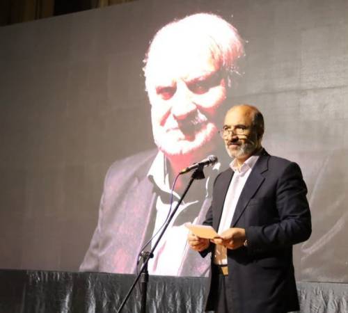 فرماندار ملایر: زوایای هشت سال دفاع مقدس با زبان هنر تبیین شود